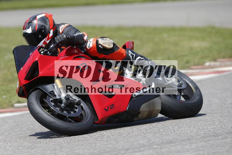 /27 12.06.2025 Ducati Schweiz Trackday Warmup  ADR/gelb-jeaune/14